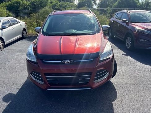 Used 2015 Ford Escape SE w/ SE Chrome Package FWD image 2