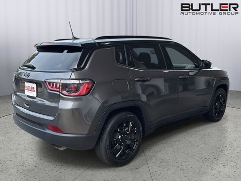 Used 2022 Jeep Compass Altitude w/ Convenience Group image 5