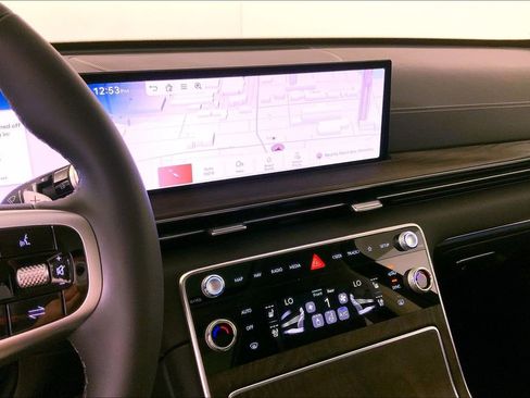 New 2025 Genesis GV80 2.5T Advanced image 5