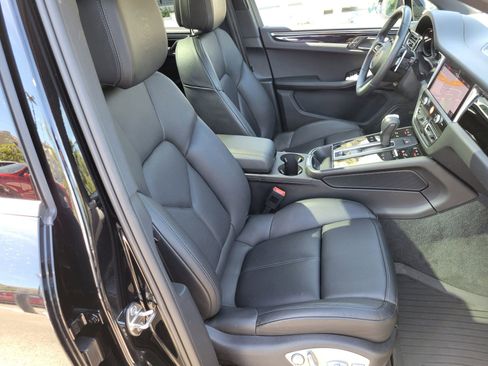 Used 2024 Porsche Macan image 29
