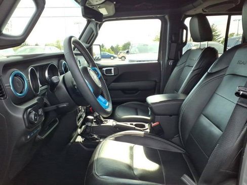 Used 2023 Jeep Wrangler Unlimited Sahara w/ Cold Weather Group image 25