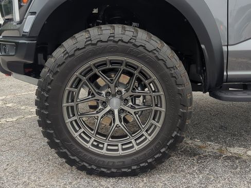 Used 2025 Ford F150 Raptor w/ Equipment Group 803A Raptor R AWD/4WD image 9