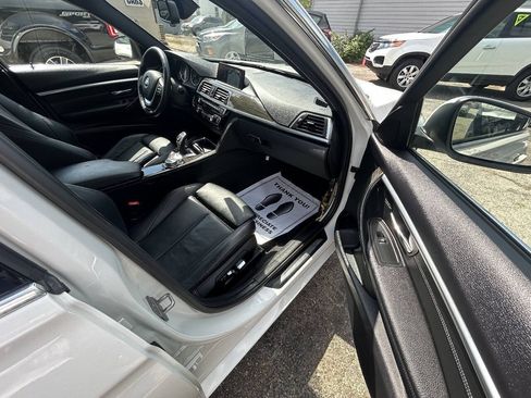 Used 2017 BMW 330i xDrive Sedan AWD/4WD image 9