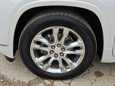 Used 2018 Chevrolet Traverse High Country AWD/4WD image 14