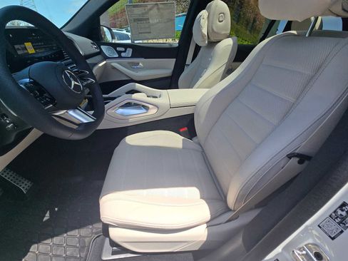 New 2025 Mercedes-Benz GLS 580 4MATIC image 27