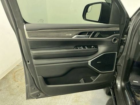 Used 2022 Jeep Wagoneer Series II w/ Premium Group I image 23