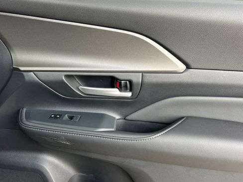 New 2026 Toyota Grand Highlander AWD Hybrid image 18