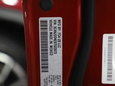 Used 2025 Jeep Compass Trailhawk image 24