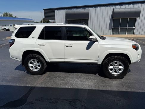 Used 2018 Toyota 4Runner SR5 Premium AWD/4WD image 6