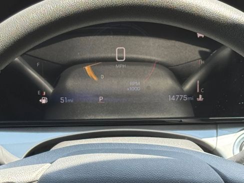 Used 2025 Chevrolet Trax LT FWD image 40