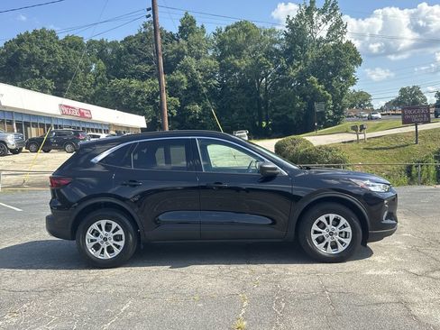Used 2023 Ford Escape Active w/ Tech Pack #1 AWD/4WD image 8