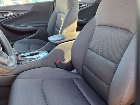 Used 2024 Chevrolet Malibu LT image 3