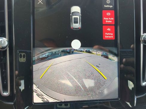 New 2026 Volvo XC40 B5 Core w/ Climate Package image 18