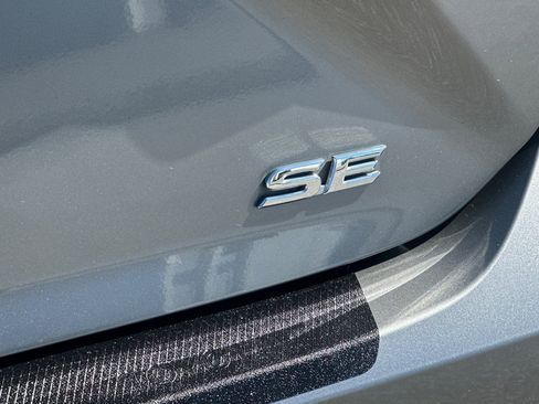 Used 2025 Toyota Camry SE w/ Convenience Package image 28