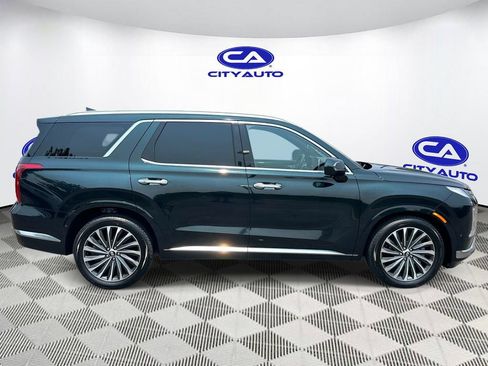 Used 2024 Hyundai Palisade Calligraphy FWD image 2