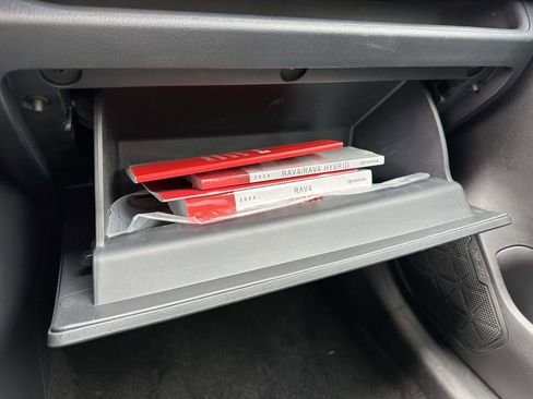 Used 2025 Toyota RAV4 XLE image 29