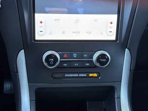 Certified 2024 Ford Edge SEL w/ Convenience Package image 17