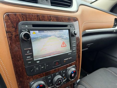 Used 2013 Chevrolet Traverse LT image 21