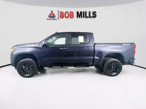 Used 2022 Chevrolet Silverado 1500 Custom w/ LPO, Dark Essentials Package AWD/4WD image 4