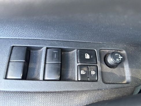 Used 2020 Toyota Corolla LE image 14