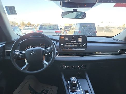 Used 2022 Mitsubishi Outlander SEL Black Edition image 10