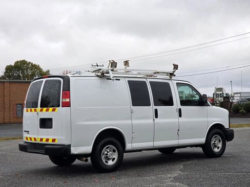 Used 2014 Chevrolet Express 2500 image 12