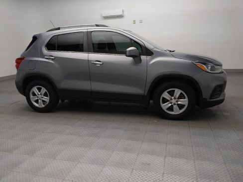 Used 2020 Chevrolet Trax LT w/ Driver Confidence Package image 11
