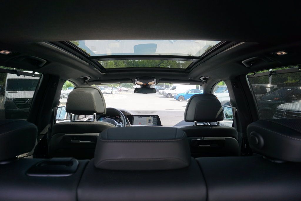 Used 2023 BMW X5 M50i w/ Executive Package AWD/4WD image 32