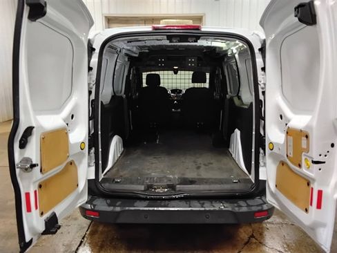Used 2018 Ford Transit Connect XLT image 16