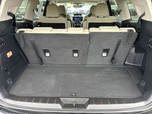 Used 2022 Subaru Ascent Limited image 29