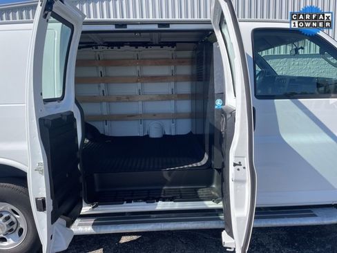 Used 2024 Chevrolet Express 2500 w/ Driver Convenience Package image 18