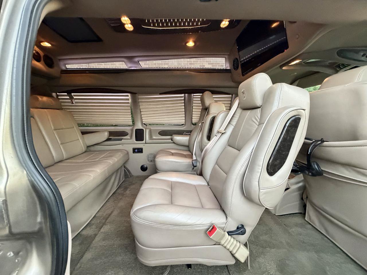 Used 2019 GMC Savana 2500 w/ Enhanced Convenience Package RWD image 49