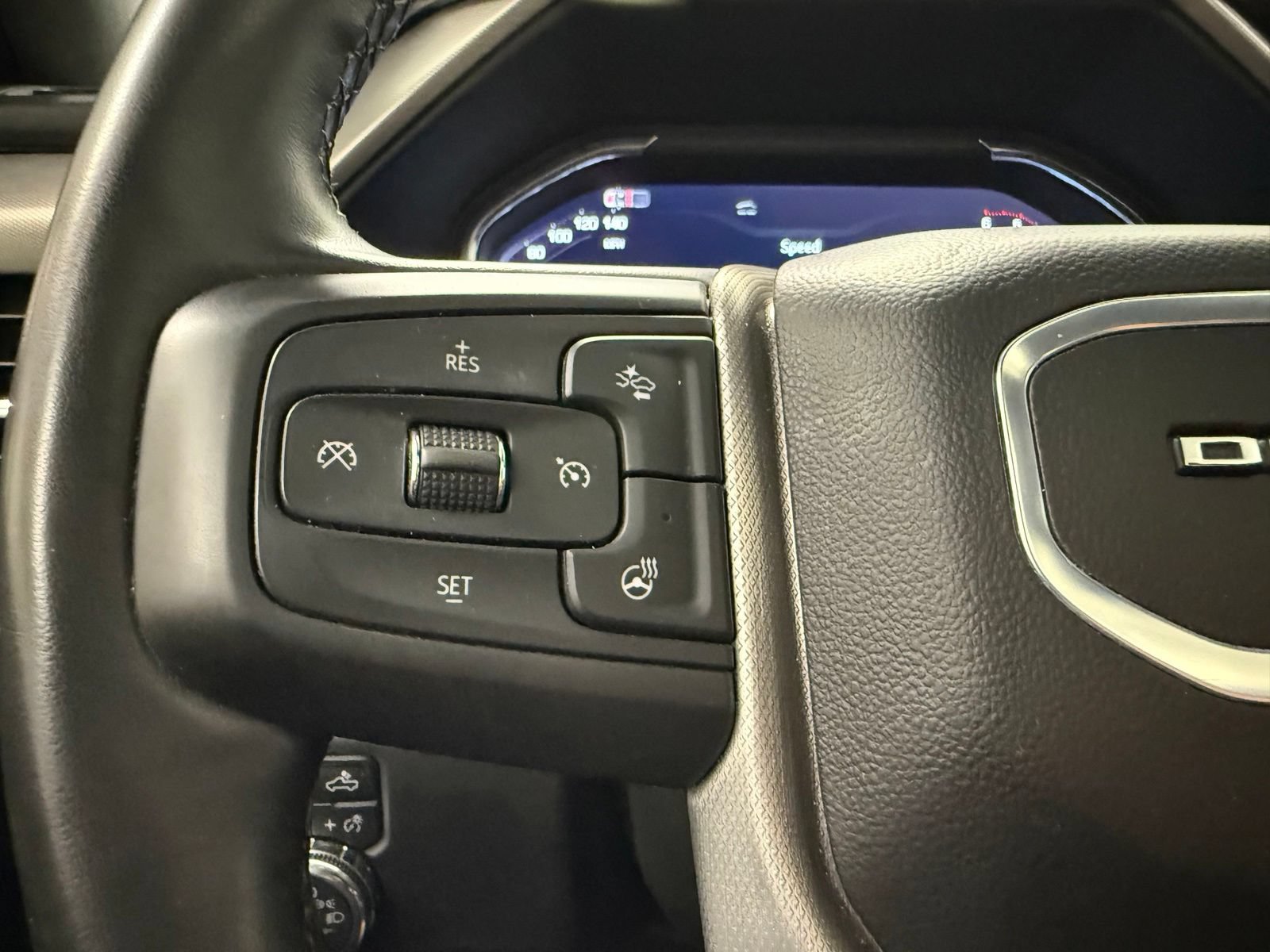 Used 2024 GMC Sierra 2500 Denali w/ Denali Reserve Package AWD/4WD image 24