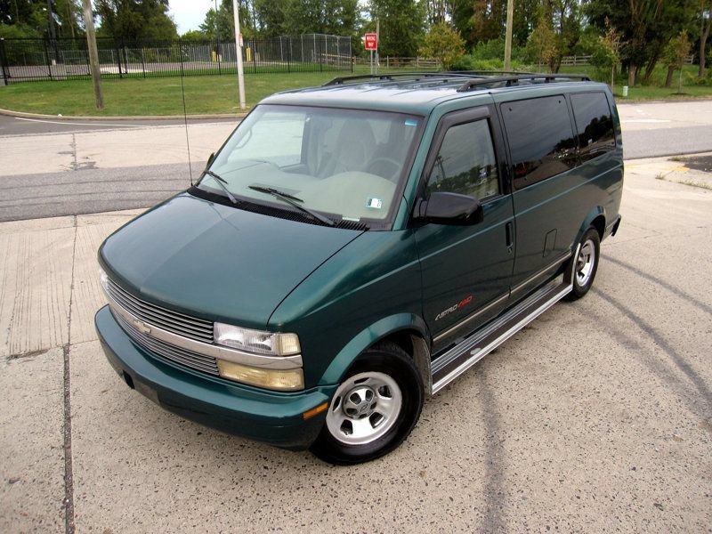 Used 1998 Chevrolet Astro AWD Passenger image 4