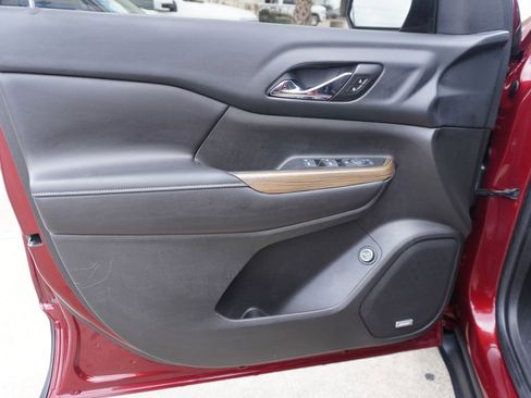 Used 2017 GMC Acadia SLE image 8