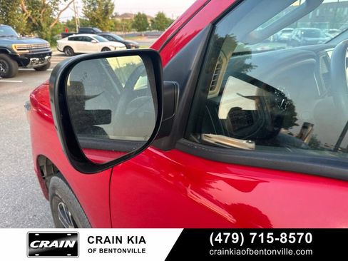 Used 2022 Nissan Titan SV AWD/4WD image 13