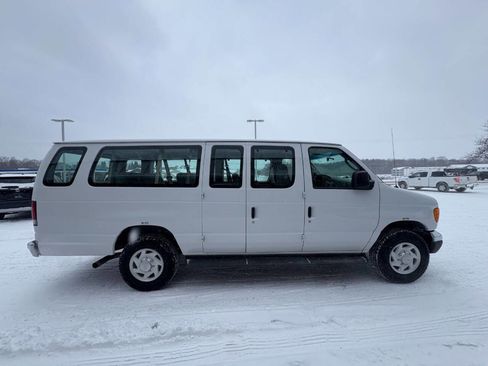 Used 2007 Ford E-350 and Econoline 350 XLT image 6