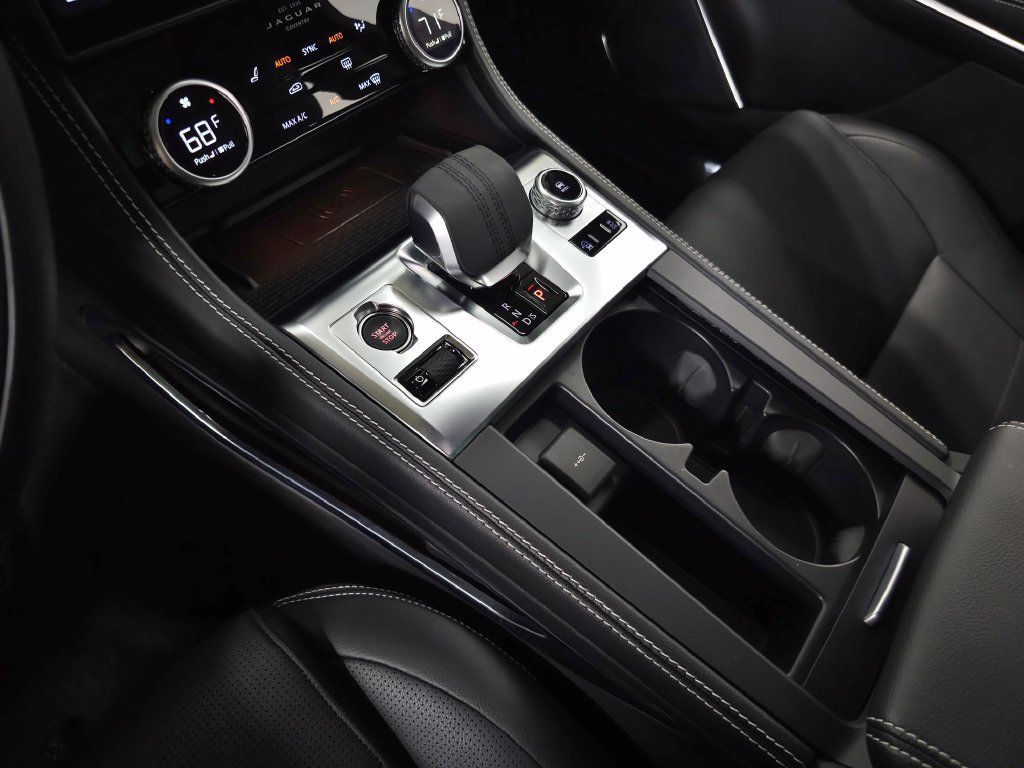 Used 2025 Jaguar F-PACE R-Dynamic S AWD/4WD image 34