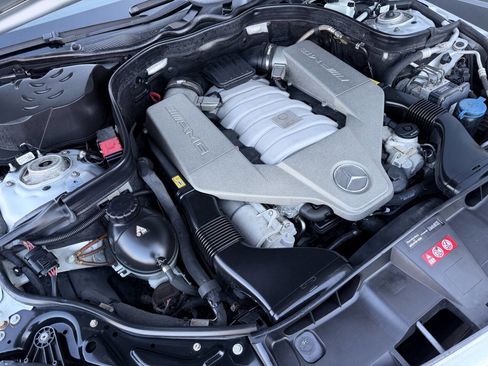 Used 2010 Mercedes-Benz E 63 AMG Sedan image 34