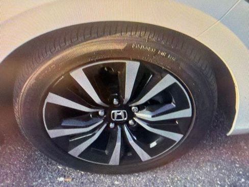 Used 2024 Honda Civic EX image 9