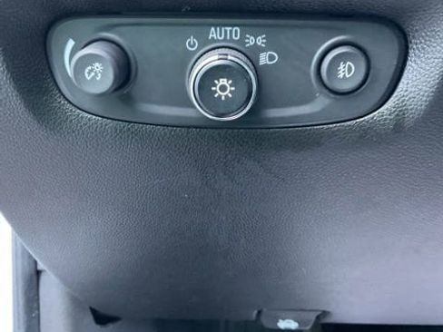 Used 2019 Chevrolet Traverse LT FWD image 28
