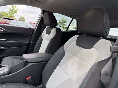 Certified 2024 Chevrolet Trax LS FWD image 9