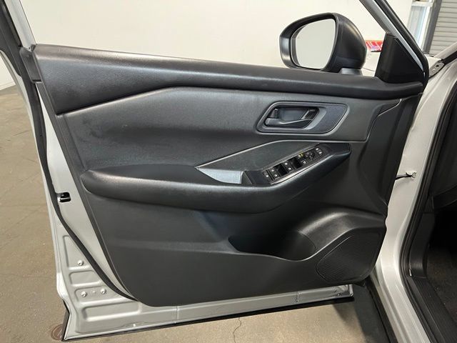 Used 2024 Nissan Rogue S AWD/4WD image 24