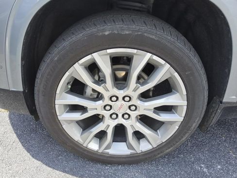 Used 2024 GMC Acadia Denali w/ Super Cruise Package FWD image 5