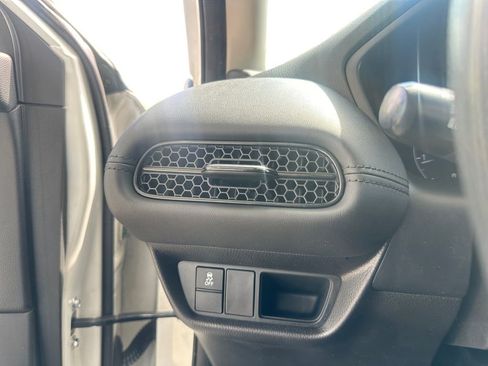 Used 2024 Honda HR-V LX image 13