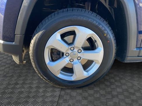 Used 2018 Jeep Compass Latitude w/ Cold Weather Group image 33