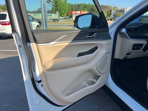 New 2026 Jeep Grand Cherokee L Limited w/ Limited Altitude Package AWD/4WD image 5