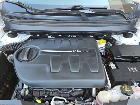 Used 2022 Jeep Cherokee Limited w/ Elite Package AWD/4WD image 31