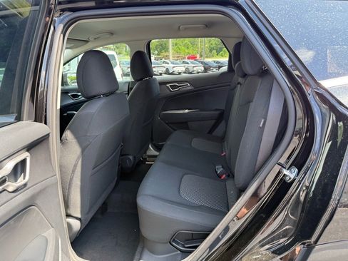 New 2025 Kia Sportage LX image 11