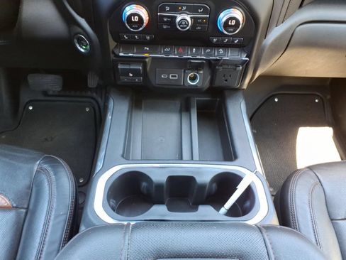 Used 2022 GMC Sierra 3500 AT4 w/ AT4 Preferred Package AWD/4WD image 22
